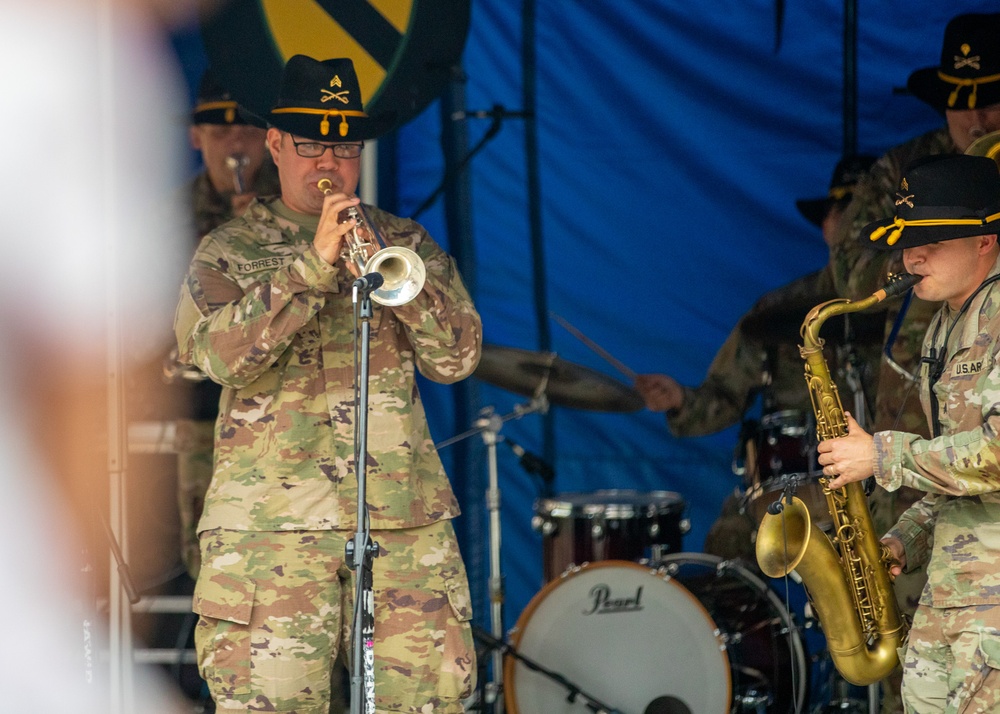 1st Cavalry Division Band Performs in Boleslawiec Town Square