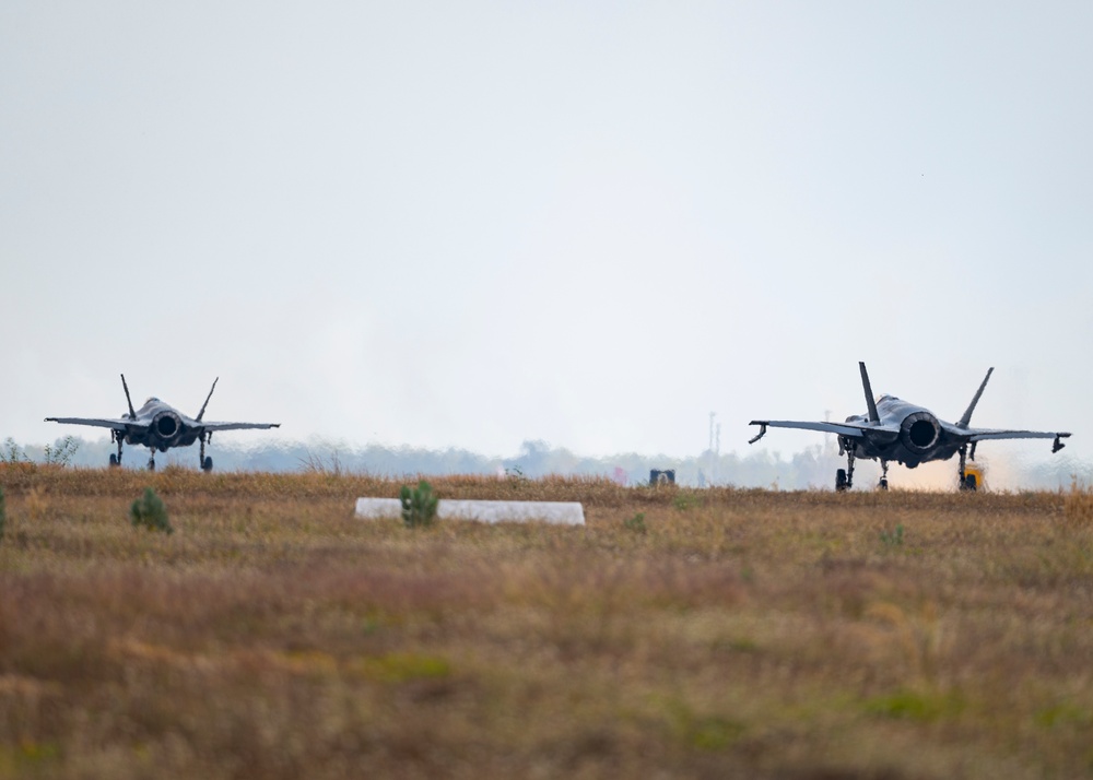 RAAF F-35s execute vertical takeoffs, low-level flying during Exercise Pitch Black 2024