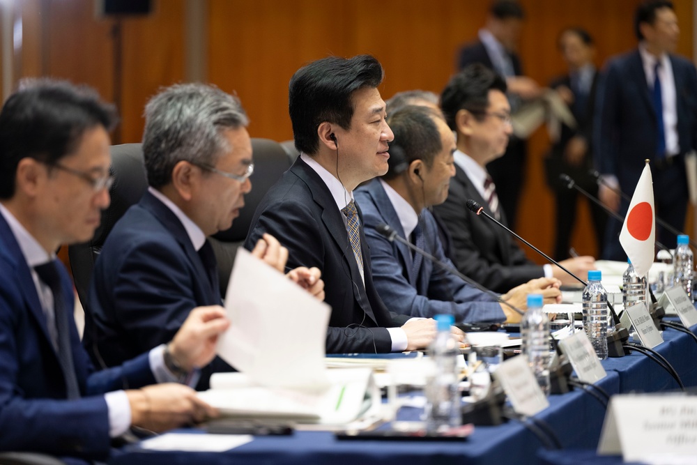 SD Meets with Japan and ROK Counterparts in Tokyo