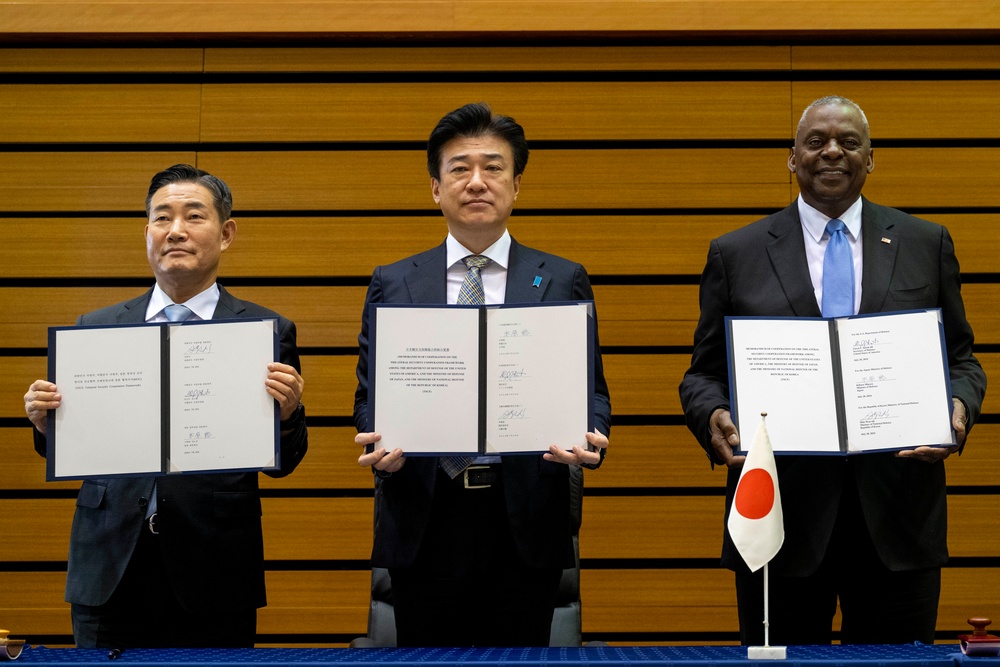 SD Meets with Japan and ROK Counterparts in Tokyo