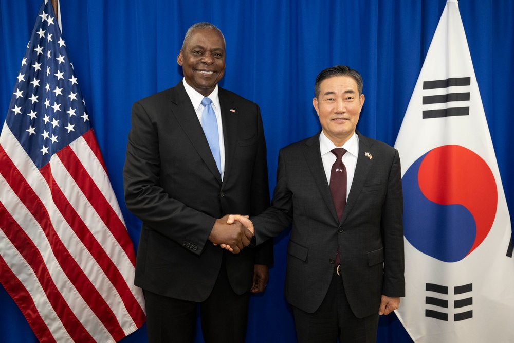 SD Meets with Japan and ROK Counterparts in Tokyo