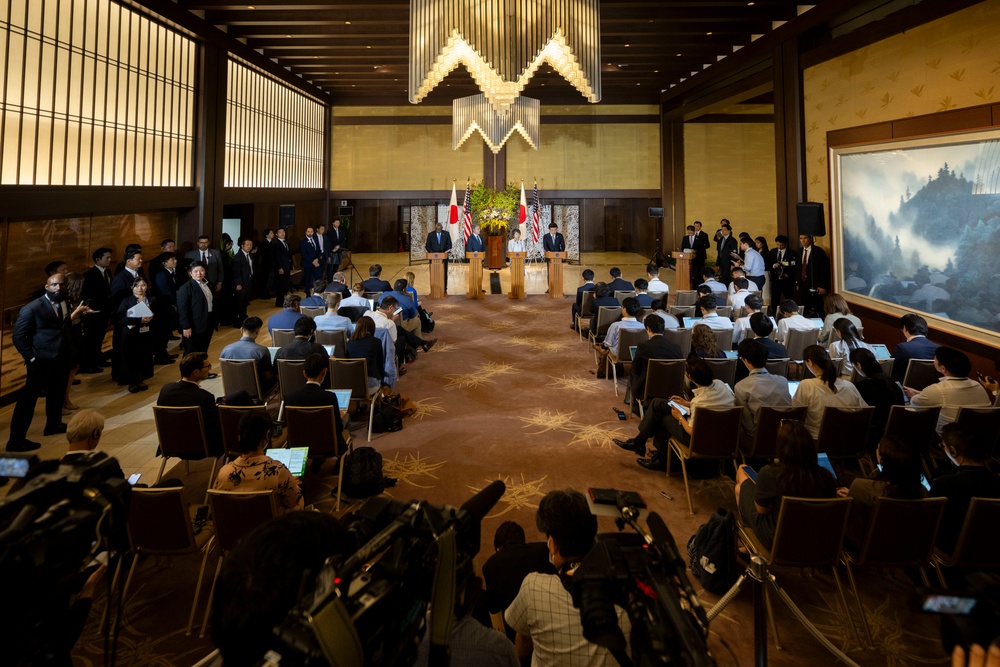 SD Meets with Japan and ROK Counterparts in Tokyo