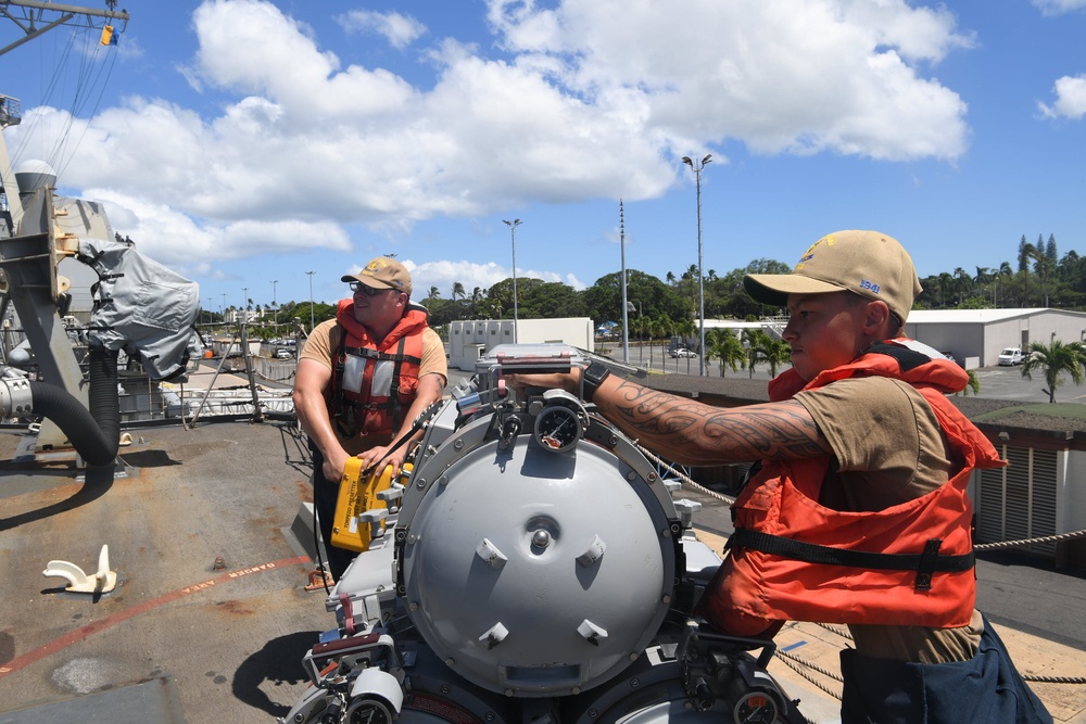 USS Kidd (DDG 100) Sailors Perform Maintenance