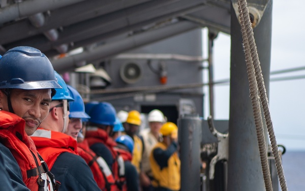 USS Princeton, New Zealand Conduct Replenishment at Sea
