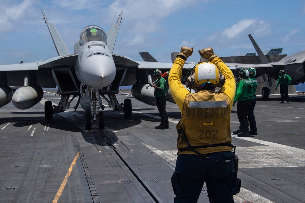 Abraham Lincoln conducts flight operations