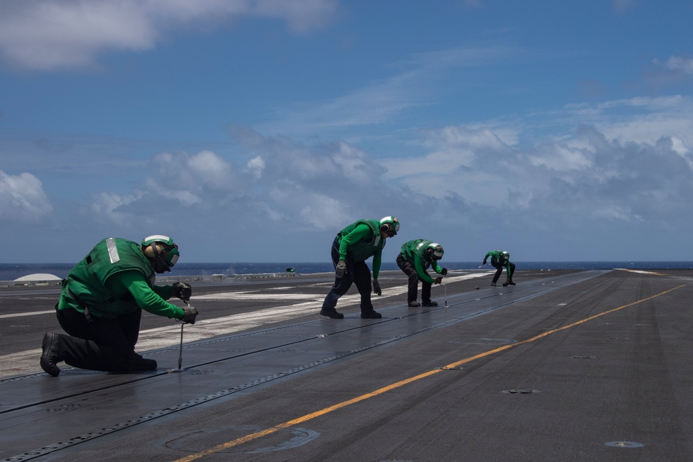 Abraham Lincoln conducts flight operations