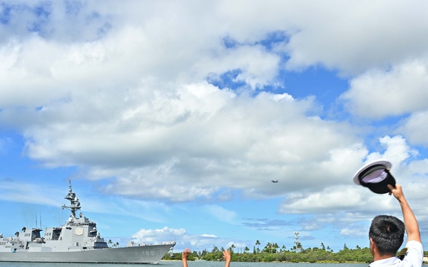 JS Haguro(LST180)arrives at Joint Base Pearl Harbor-Hickam, hawaii