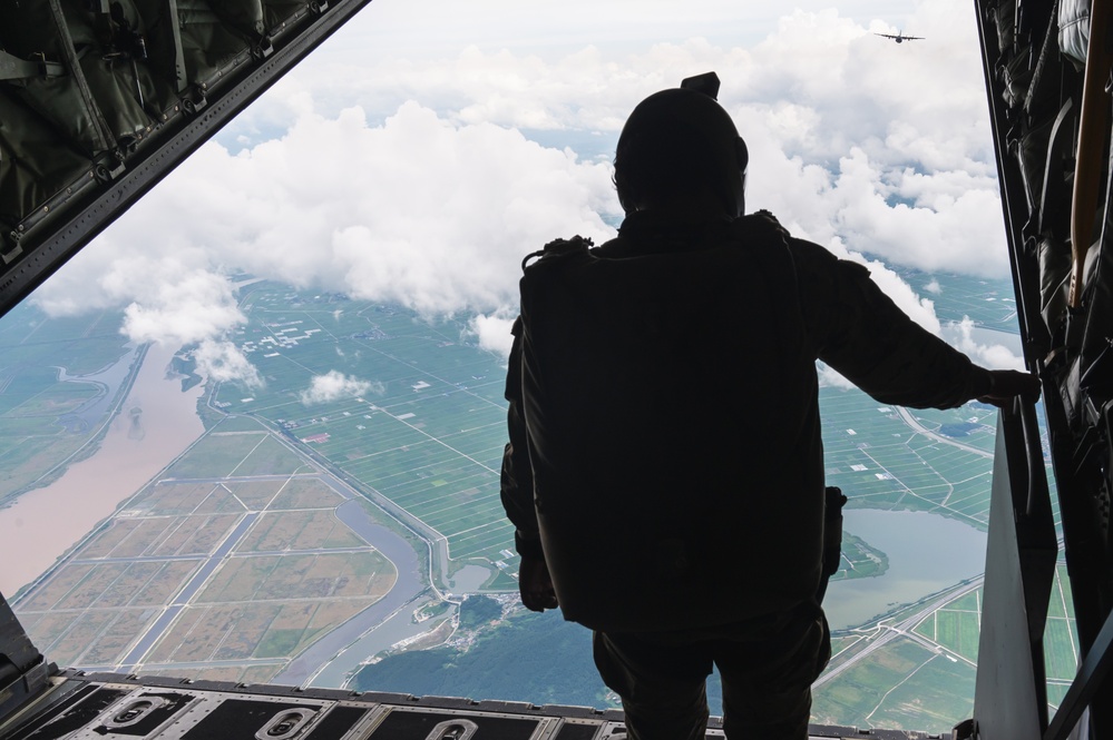 Special Operations Forces cut through Kunsan’s rainy skies to demonstrate strike capability
