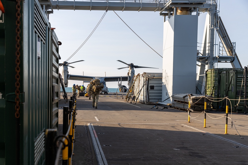 MRF-D 24.3: Royal Marine Commandos insert via MV-22B Ospreys during Exercise Predator’s Run 24