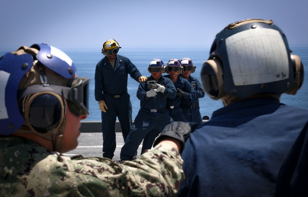 USS Hershel &quot;Woody&quot; Williams conducts a Crash and Salvage Drill