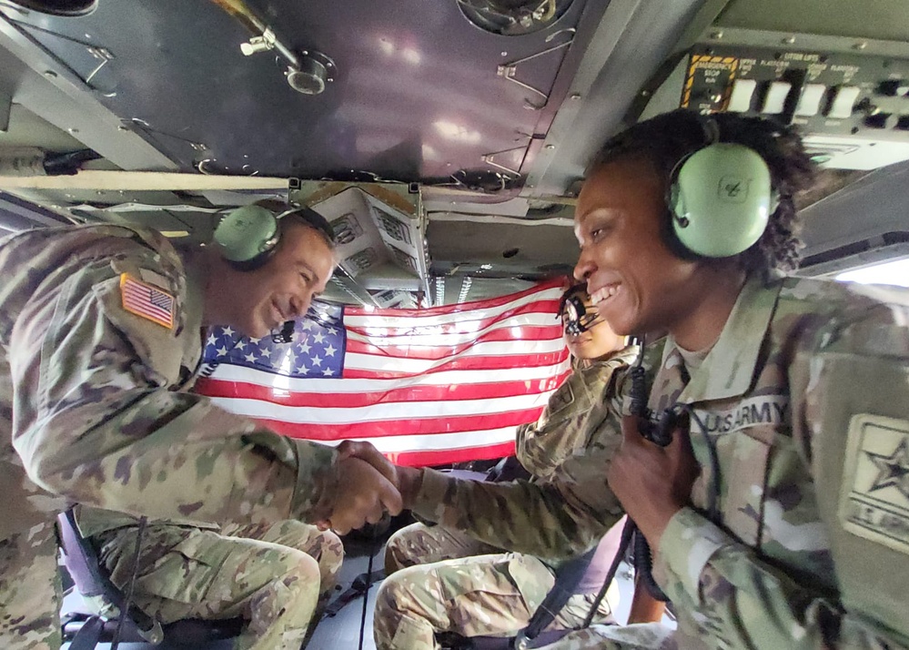 AR-MEDCOM officer administers Army reenlistment oath to Olympic boxer