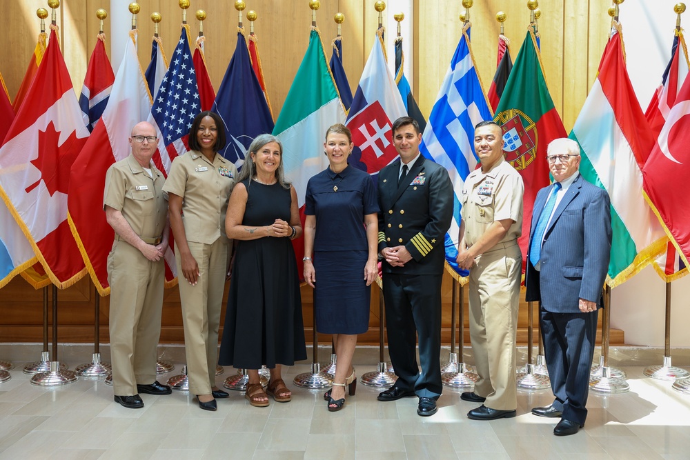 Vice Mayor of Naples Visits U.S. Naval Support Activity in Italy