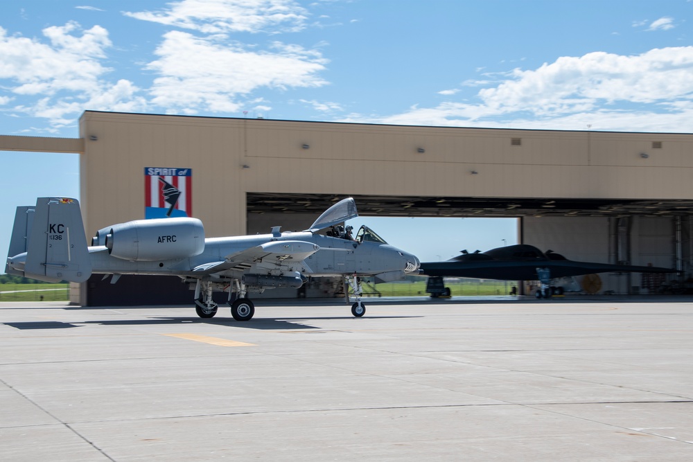 Missouri ANG pilot surpasses 2000 hours in B-2 Spirit