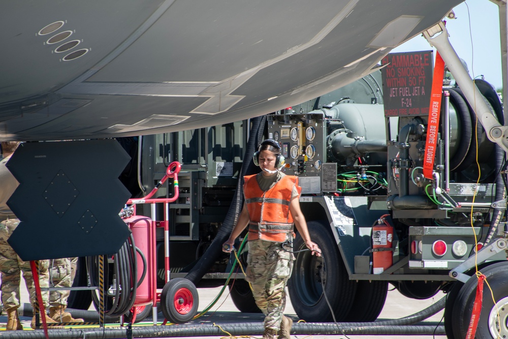 Missouri ANG pilot surpasses 2000 hours in B-2 Spirit