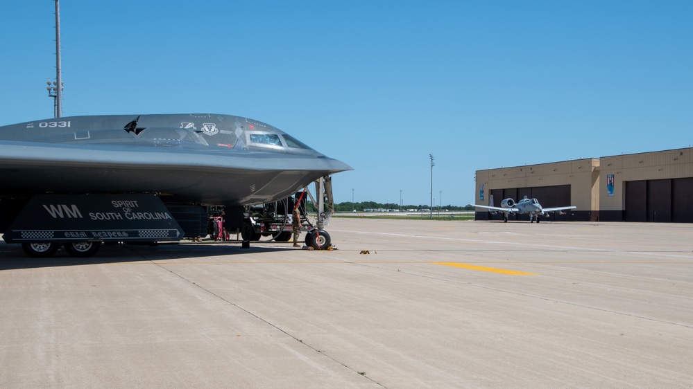 Missouri ANG pilot surpasses 2000 hours in B-2 Spirit