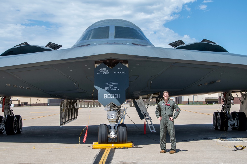 Missouri ANG pilot surpasses 2000 hours in B-2 Spirit