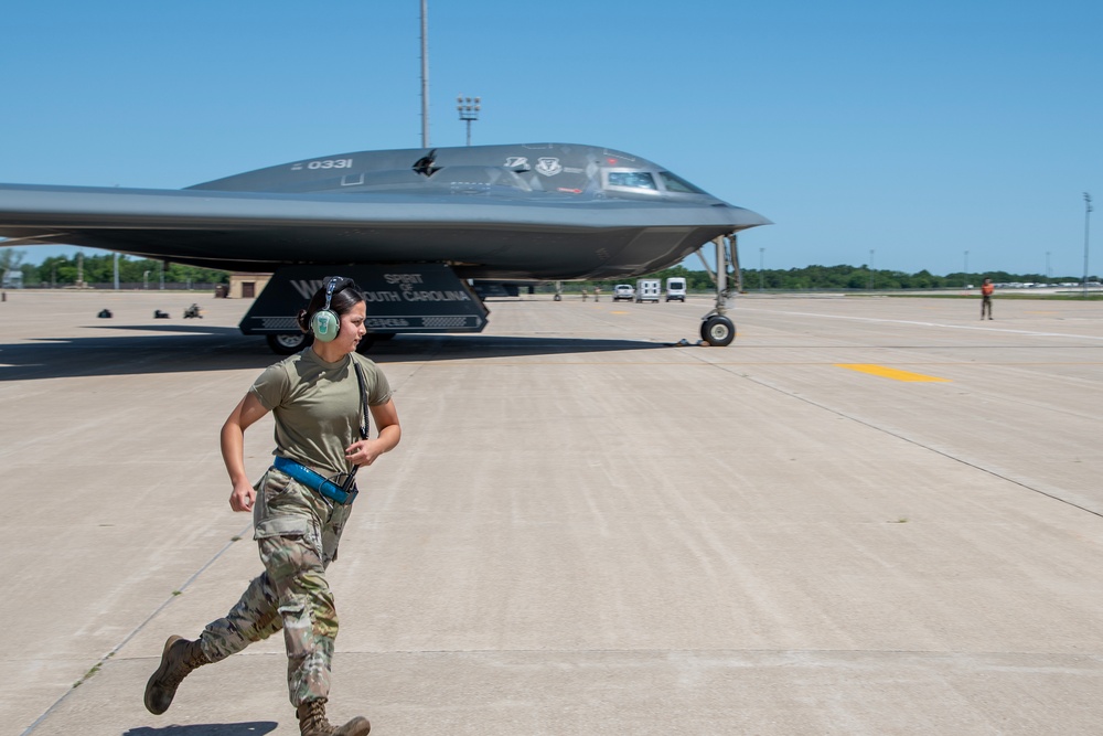 Missouri ANG pilot surpasses 2000 hours in B-2 Spirit