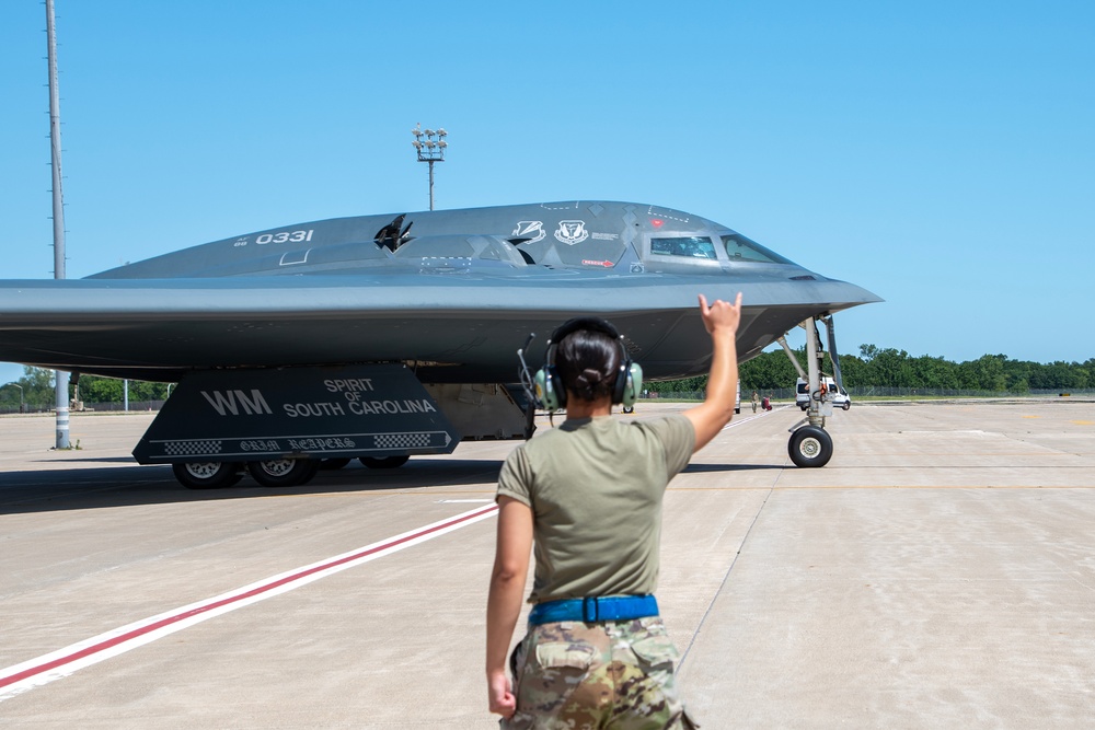 Missouri ANG pilot surpasses 2000 hours in B-2 Spirit