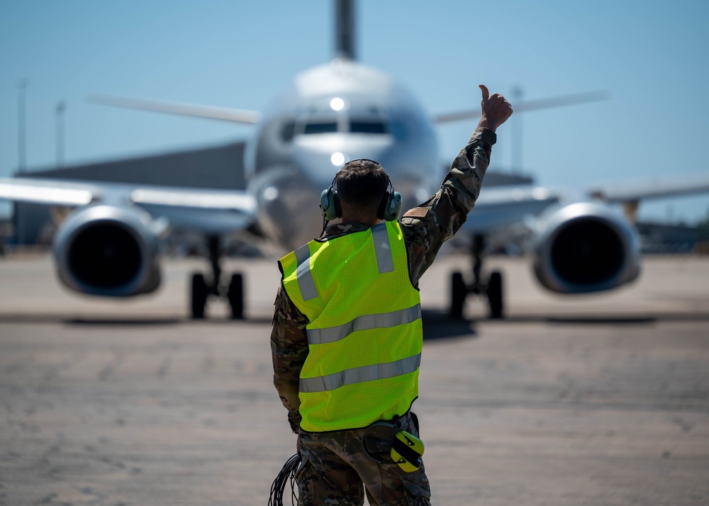 U.S. Air Force embeds with Royal Australian Air Force E-7A Wedgetail Unit, improves interoperability during Pitch Black 24