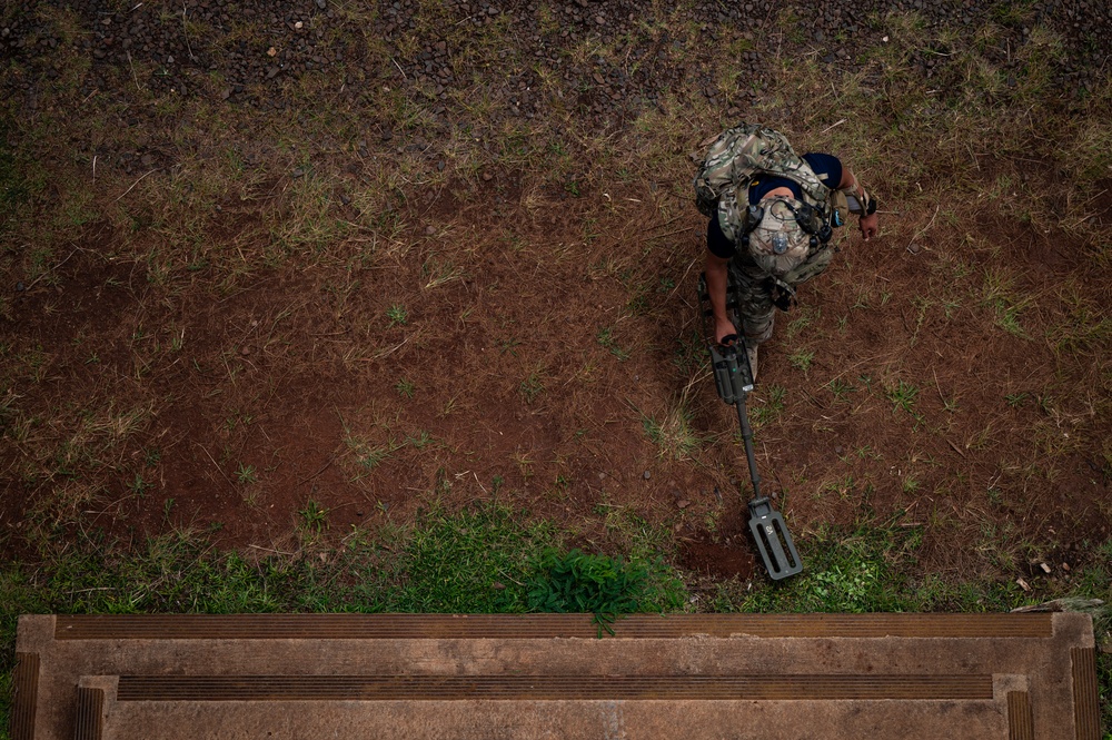 U.S. Navy EOD train with Partner Nations at RIMPAC