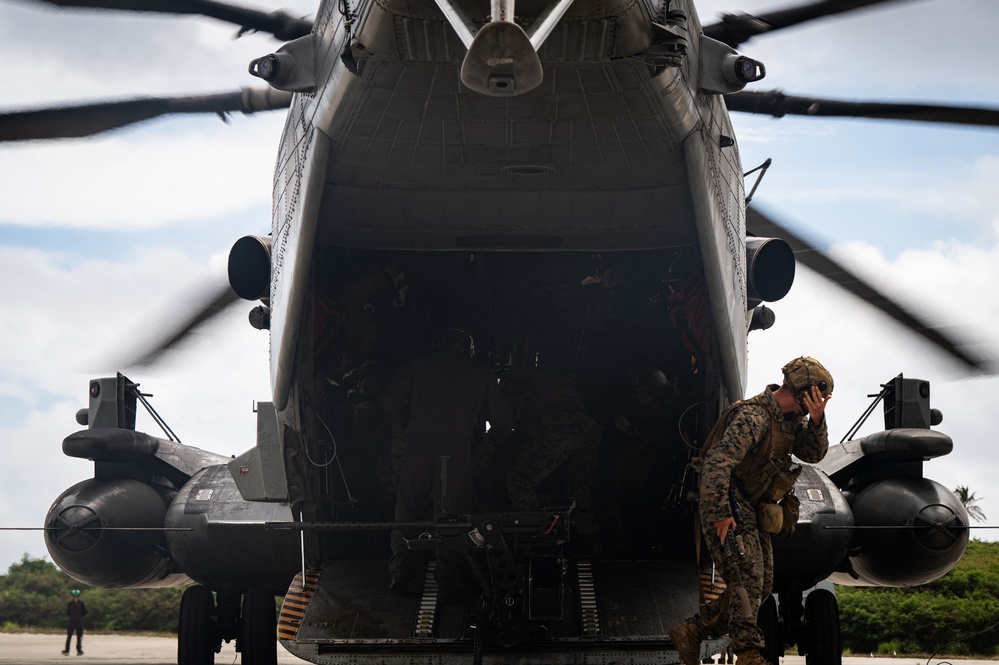 Marines load CH-53E Super Stallion