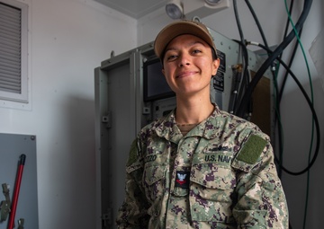 Sailor In The Spotlight: ET2 Zizzo