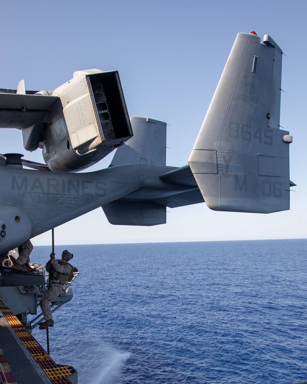 24th MEU (SOC) Fast Rope Training Aboard USS Wasp (LHD 1)
