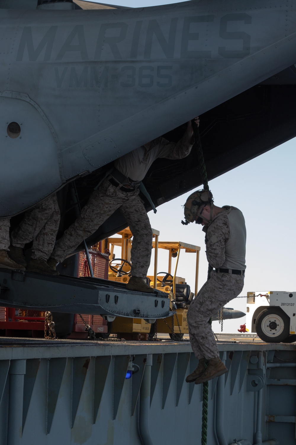 24th MEU (SOC) Fast Rope Training Aboard USS Wasp (LHD 1)