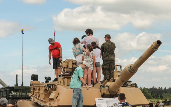 2-12 Cav. Regt. soldiers participate in Battle of the Tanks event in Poland