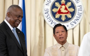 SD, S Meet with Philippine President, Counterparts in Manila