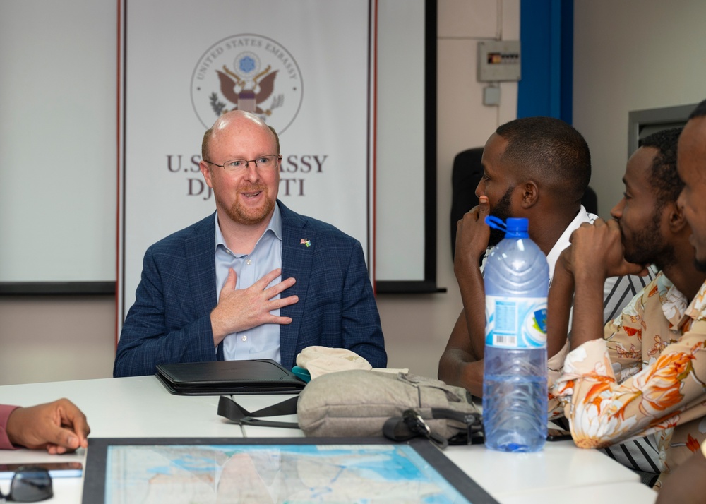 Chargé d'Affaires Visits American Corner, Djibouti