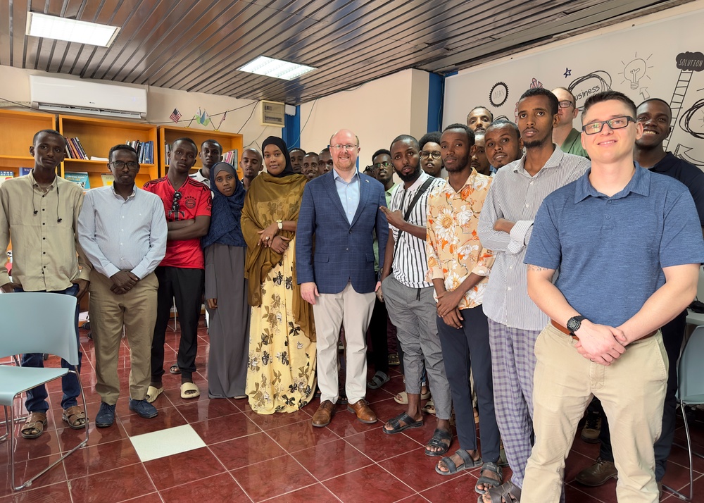 Chargé d'Affaires Visits American Corner, Djibouti