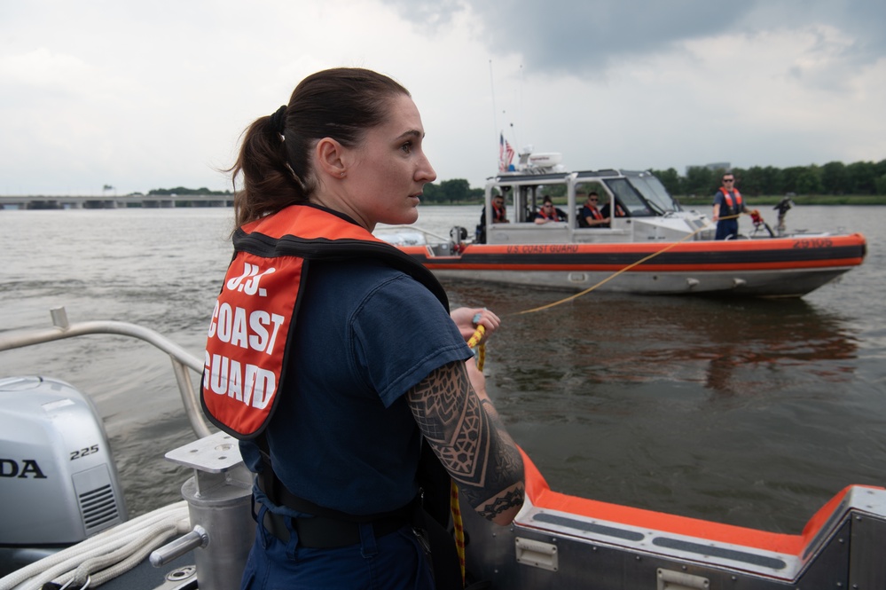 Coast Guard Station Washington D.C. conducts tactical boat and tow training