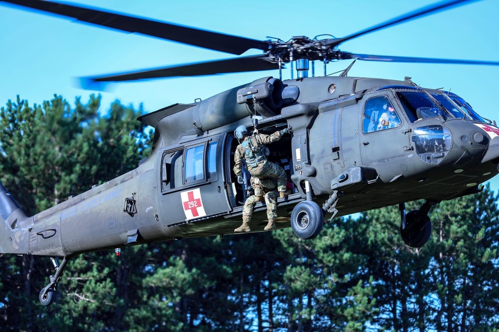 10th Mountain Division Hosts Medical Training for US Navy Sailors