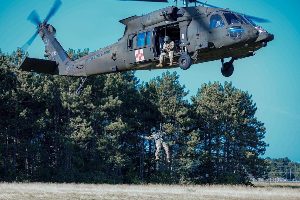 10th Mountain Division Hosts Medical Training for US Navy Sailors