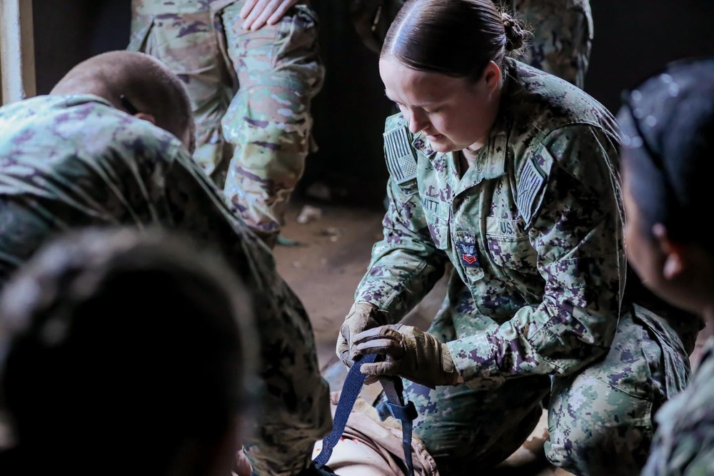 10th Mountain Division Hosts Medical Training for US Navy Sailors