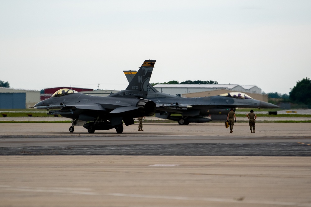 122nd Fighter Wing commander flies first local F-16 sortie