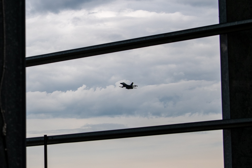 122nd Fighter Wing commander flies first local F-16 sortie