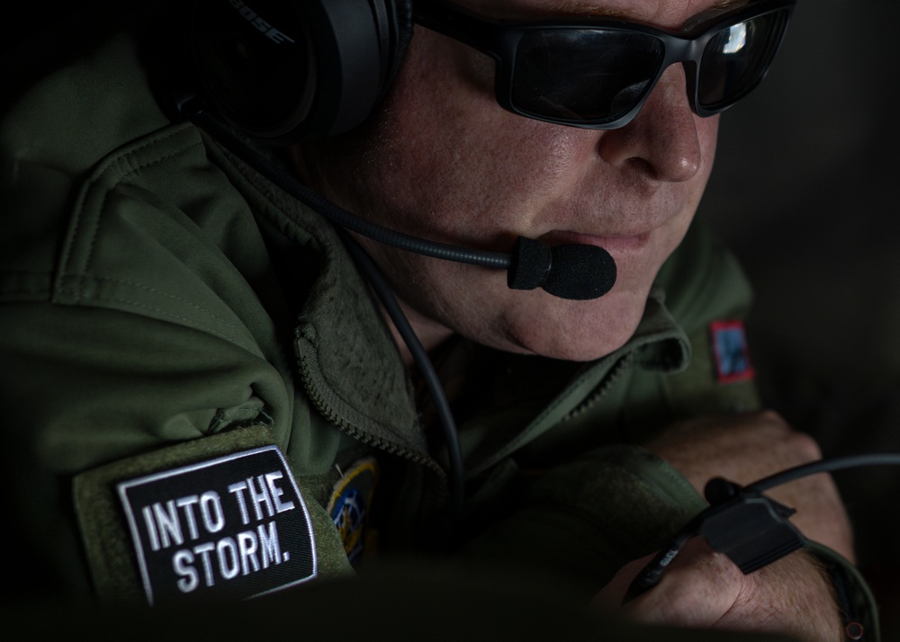 6th Air Refueling Wing commander takes final flight