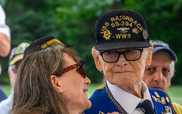 100-year-old WWII submarine veteran receives medal