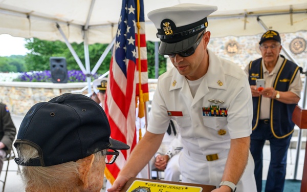 100-year-old WWII submarine veteran receives medal