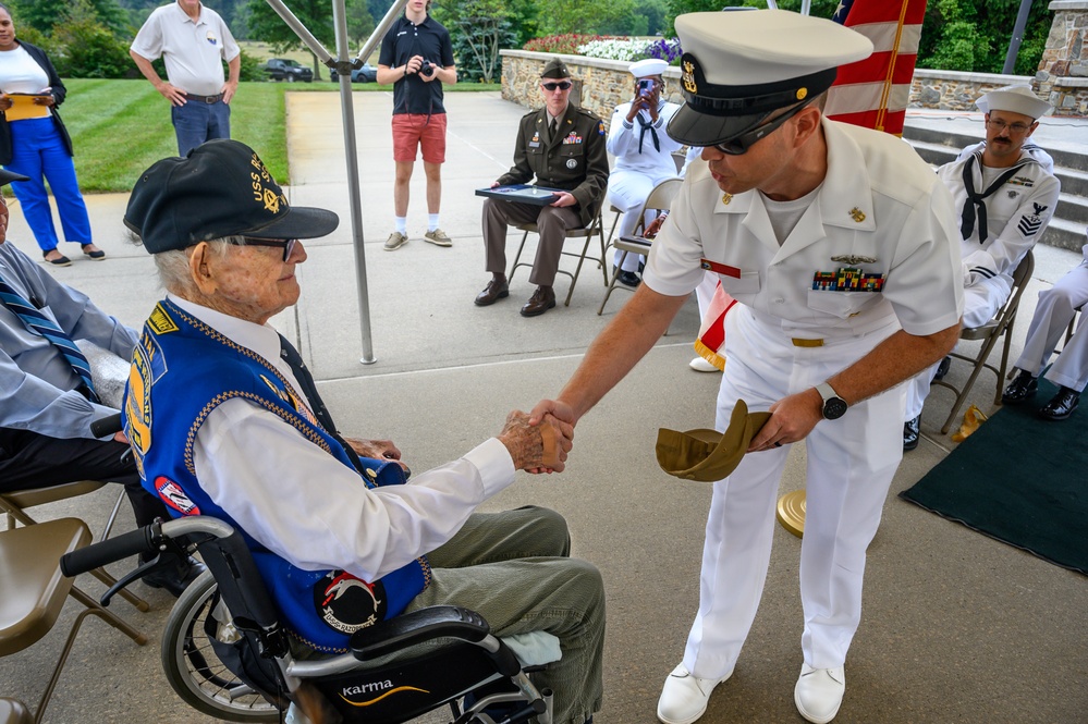 100-year-old WWII submarine veteran receives medal