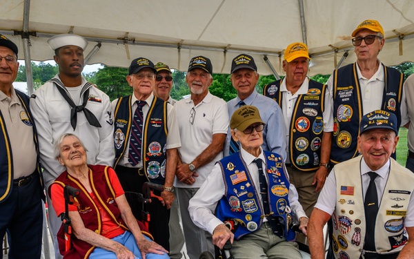100-year-old WWII submarine veteran receives medal