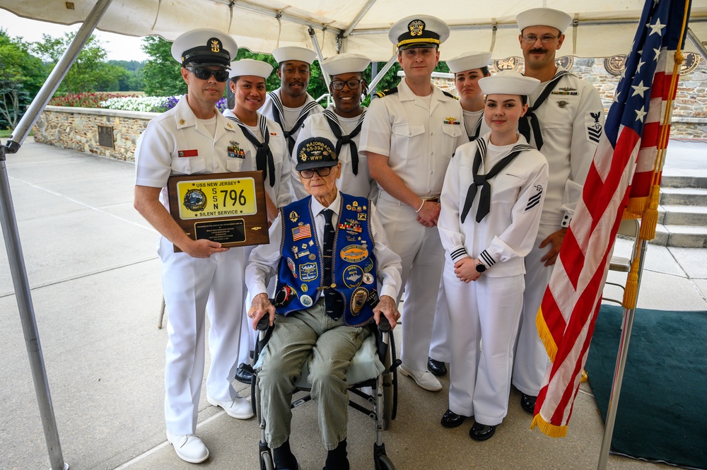 100-year-old WWII submarine veteran receives medal