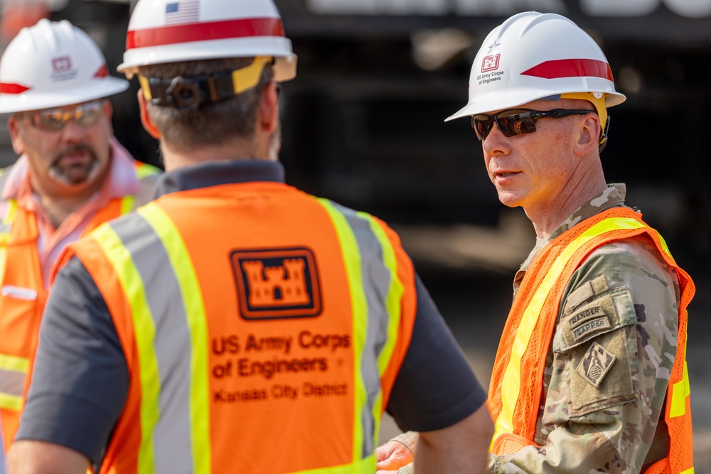 USACE Northwestern Division Commander visits Kansas City District Levee Mega Project