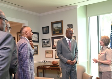 Dominica’s Prime Minister Visits SOUTHCOM