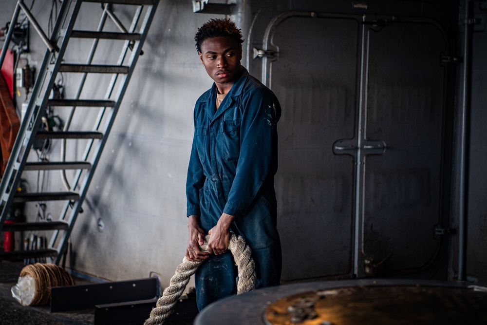 Nimitz Sailors Line Handle