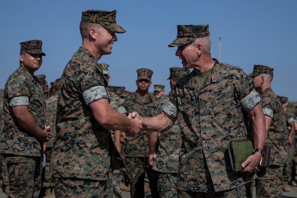 Commandant of the Marine Corps visits 1st LAR
