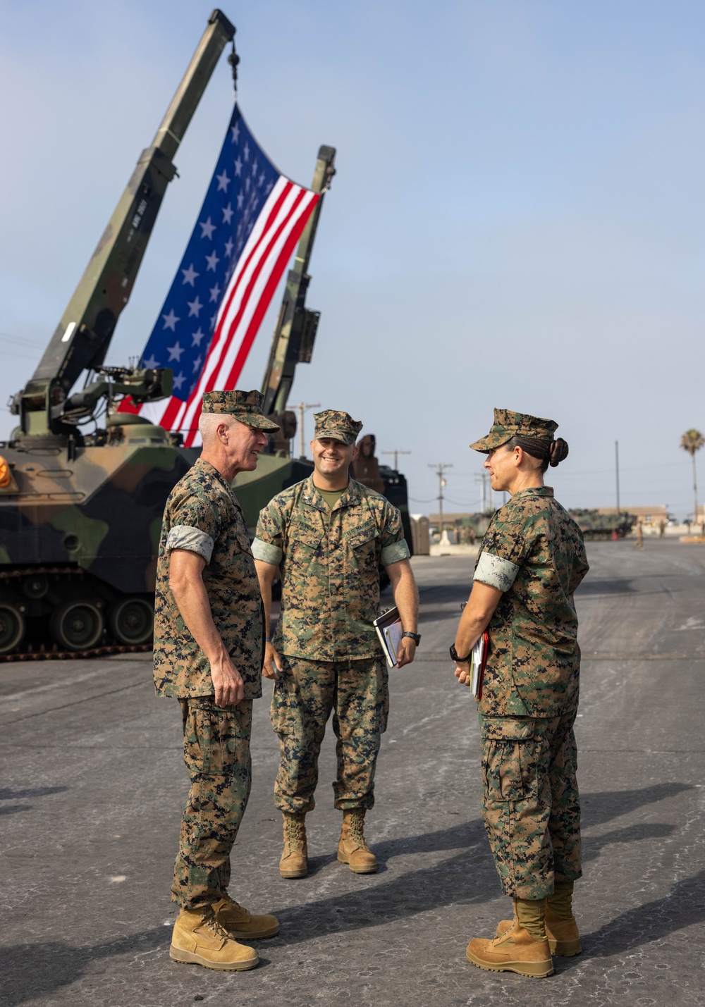Commandant of the Marine Corps visits 3rd AA Bn.