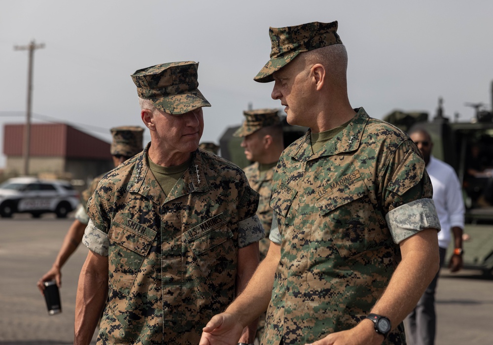 Commandant of the Marine Corps visits 3rd AA Bn.